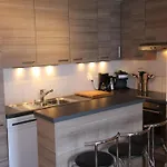 Sunny In For 10 Guests
