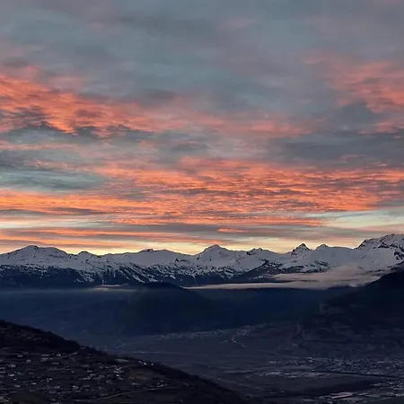 Sunny In For 10 Guests Chalet